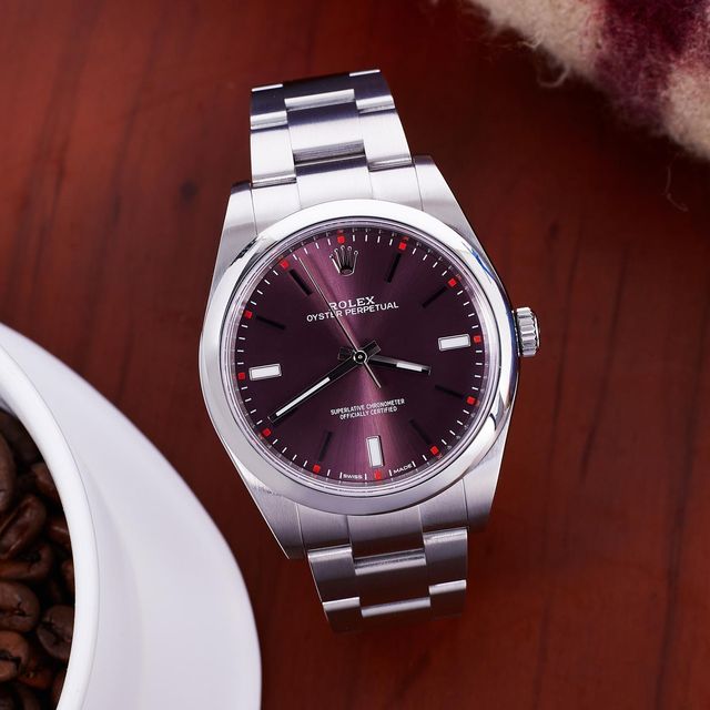 Rolex Oyster Perpetual 114300 Image 4